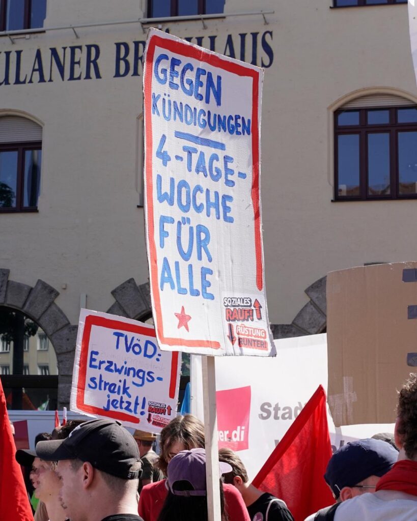 schild01-819x1024.jpg