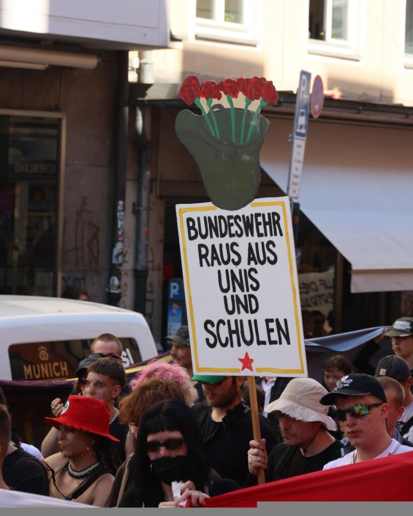 schild03-1-819x1024.jpg